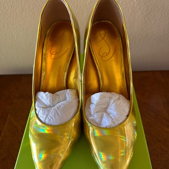 Sam Edelman Gold hologram finish stiletto pumps. New with box Size 7 - Picture 10 of 11